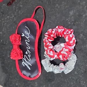 Minute Mouse Sleep Mask with Scrunchies